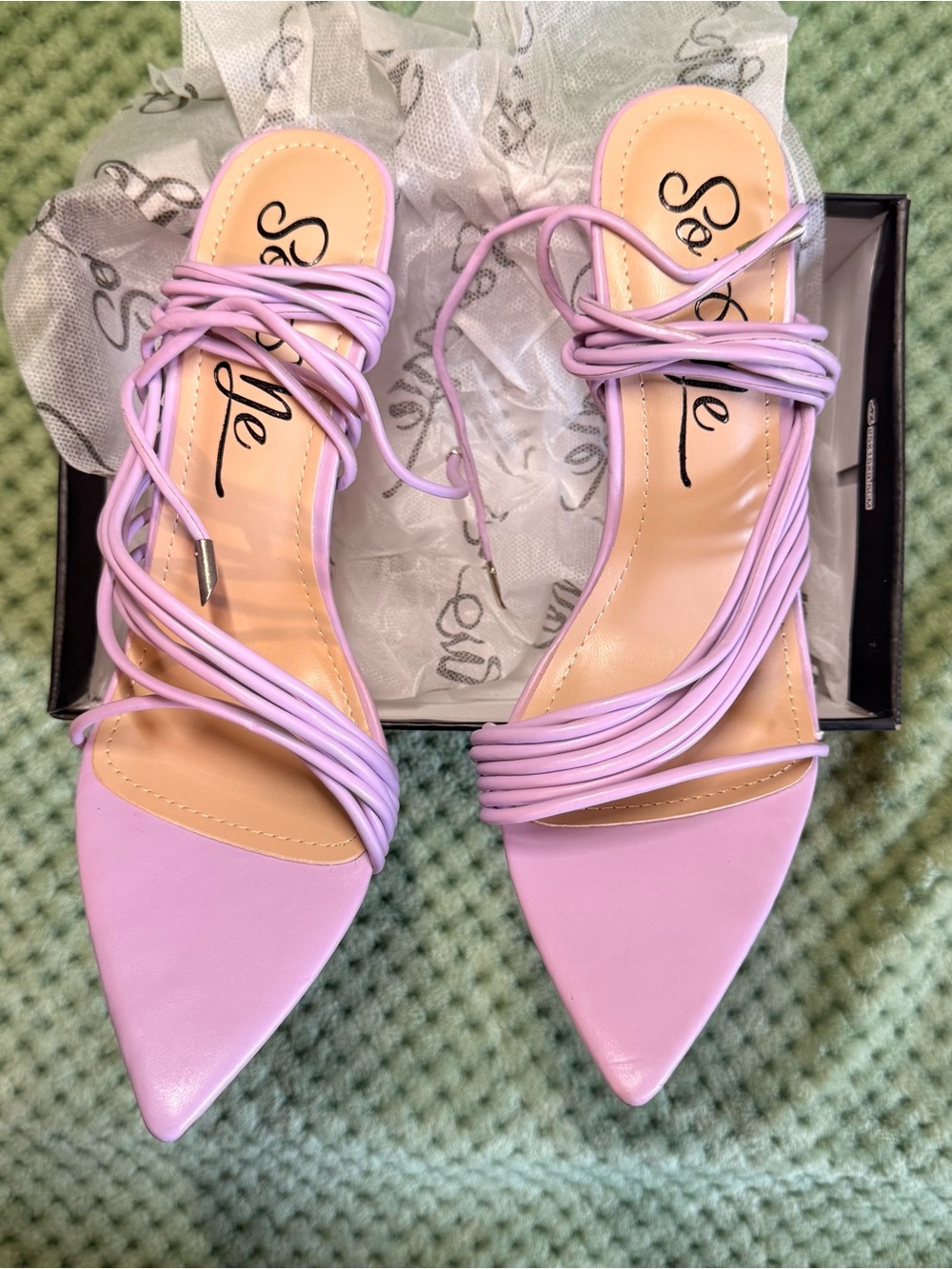 So Me Lavender Strappy Pointed-Toe Women’s Heels